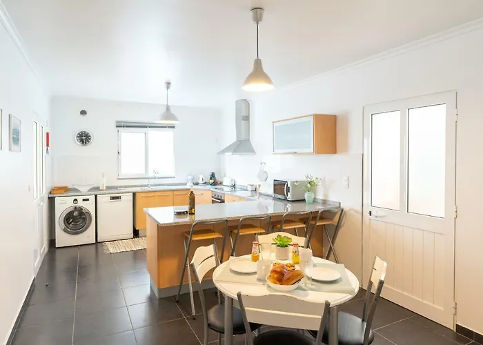 The Blue Pearl-villa Paul Calheta (Madeira)